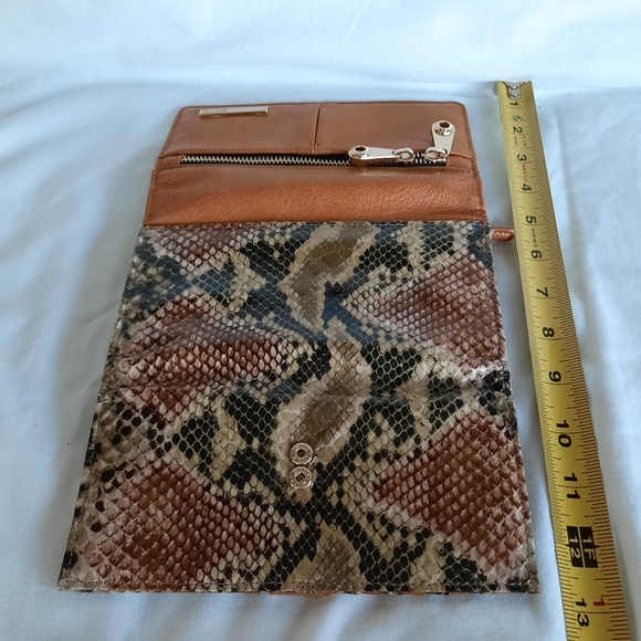 Kenneth Cole Reaction Wallet - Picture 4 of 6